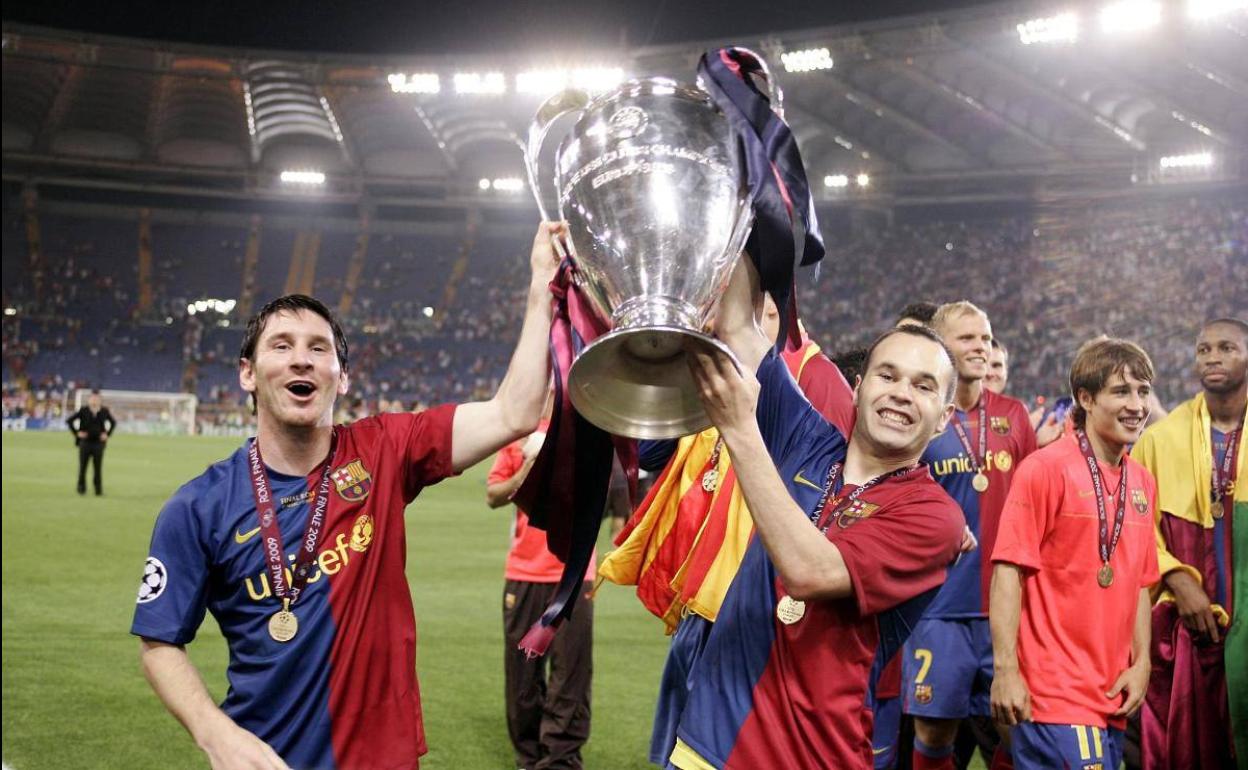 Leo Messi y Andrés Iniesta alzan su primera Champions con Pep Guardiola. 