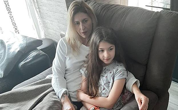 Lidia y Daniela, en casa. 