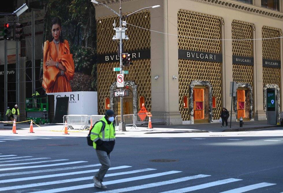 Así de vacías lucen las calles de la ciudad más viva del mundo, en pleno estado de emergencia