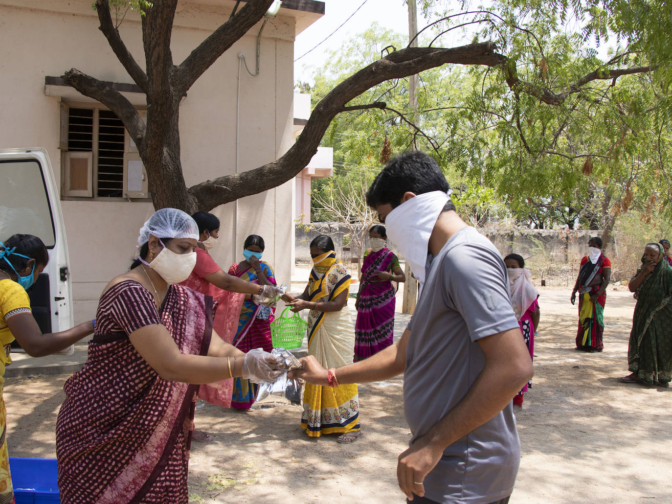 Programa de emergencia de la Fundación Vicente Ferrer contra la pandemia en India.