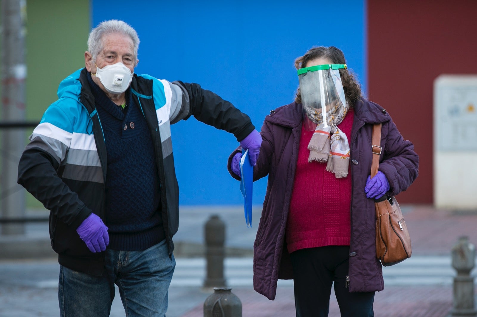 Este miércoles de cuarentena los granadinos tratan de hacer vida normal en una ciudad desértica