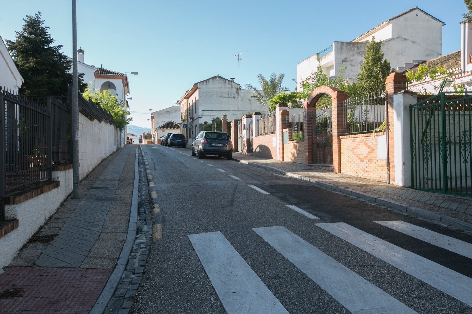 Este miércoles de cuarentena los granadinos tratan de hacer vida normal en una ciudad desértica