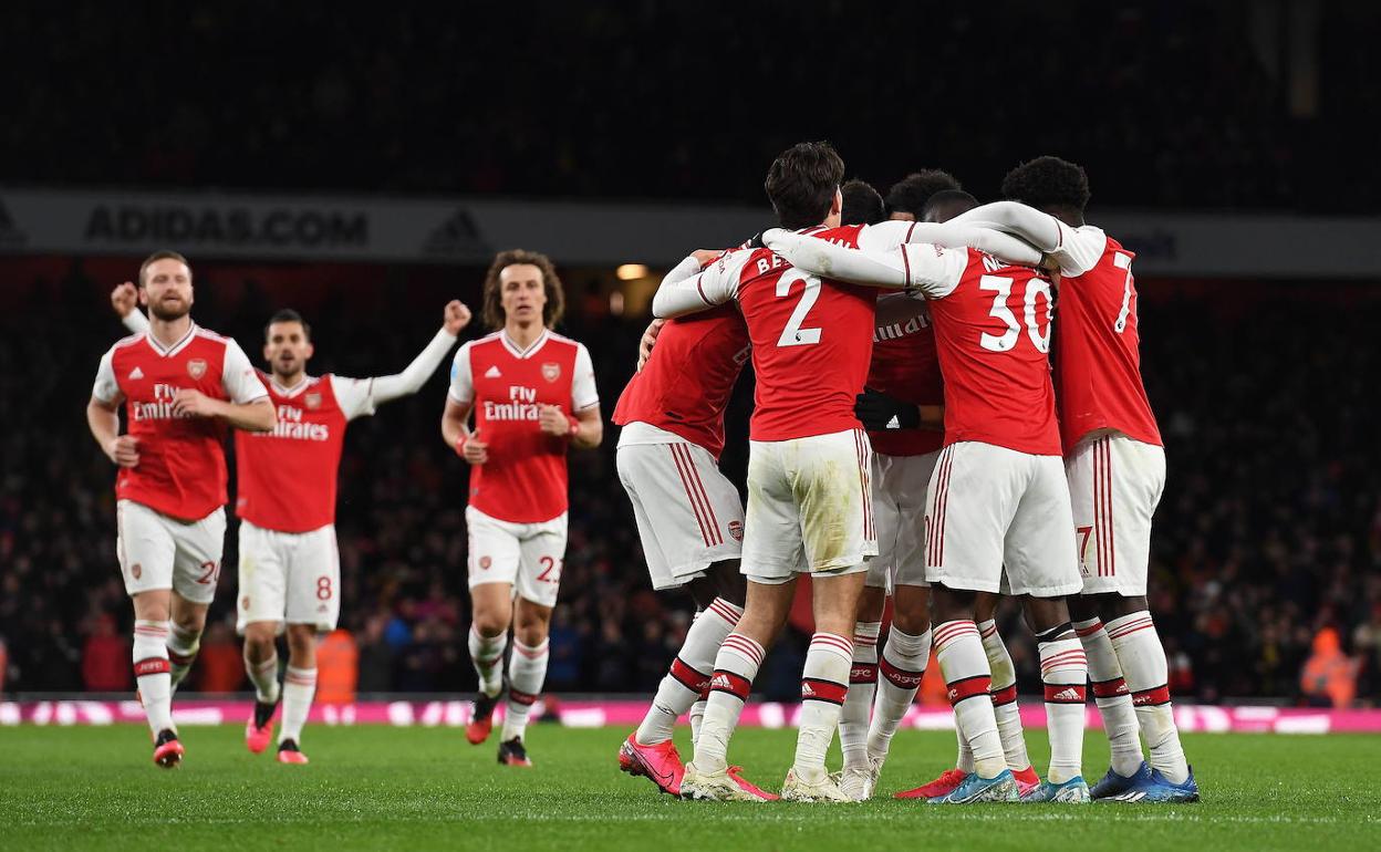 Los futbolistas del Arsenal celebran un gol esta temporada. 