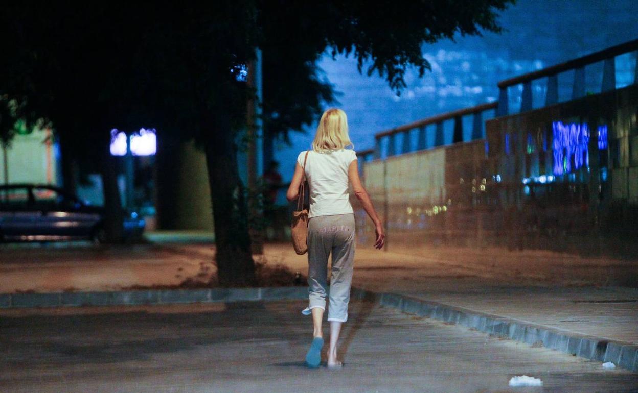 La Diputación de Granada ayuda a pagar alojamiento y alimentos a las mujeres que ejercen la prostitución