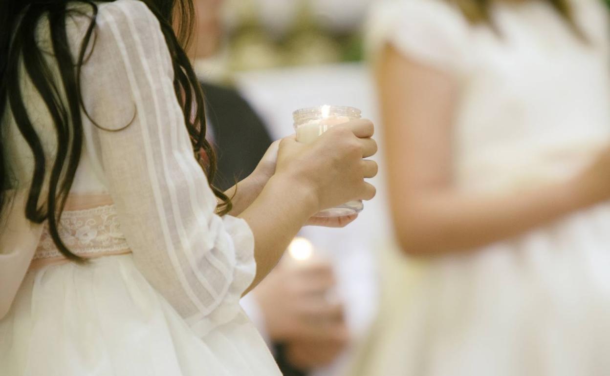 Bodas y comuniones en Granada: ahora plantean celebrarlas "en grupos reducidos"