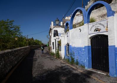 Imagen secundaria 1 - El barrio del Sacromonte presenta un aspecto inusual, con sus calles vacías.
