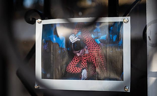 Imagen principal - El barrio del Sacromonte presenta un aspecto inusual, con sus calles vacías.