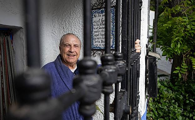 Curro Albaicín, confinado en su cueva.