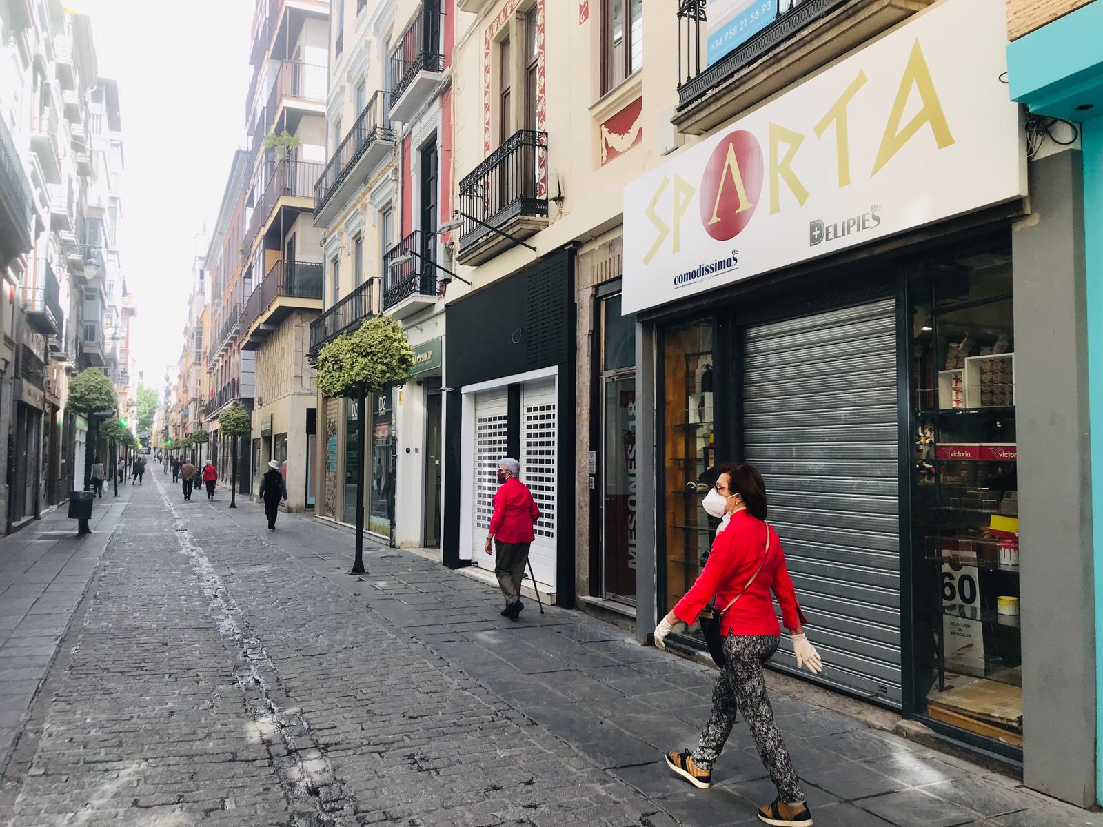 Este lunes marca un antes y un después en la desescalada en la ciudad, con la reapertura de algunos comercios, junto con la ya iniciada salida a la calle por horarios