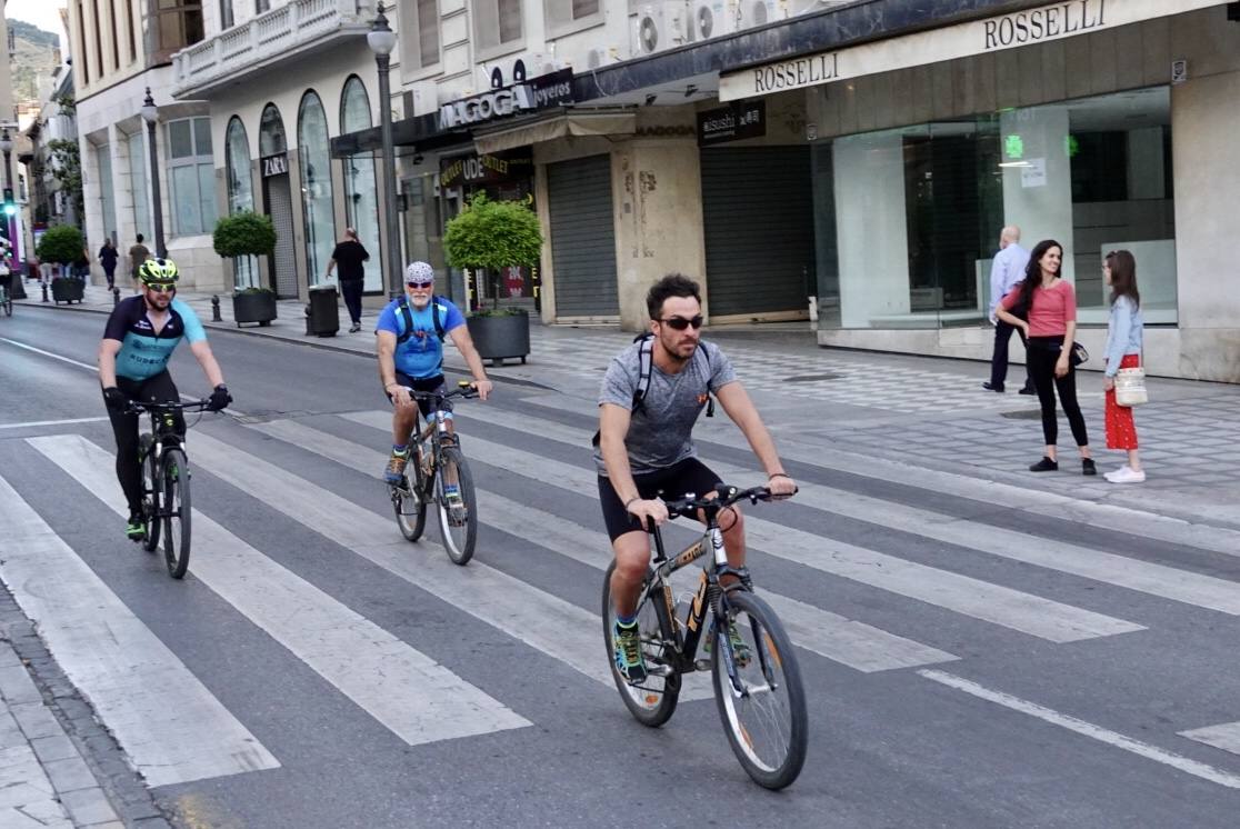 Este lunes marca un antes y un después en la desescalada en la ciudad, con la reapertura de algunos comercios, junto con la ya iniciada salida a la calle por horarios