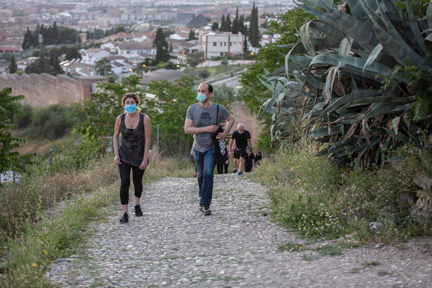 Fotos: El Albaicín, tras las ocho de la tarde