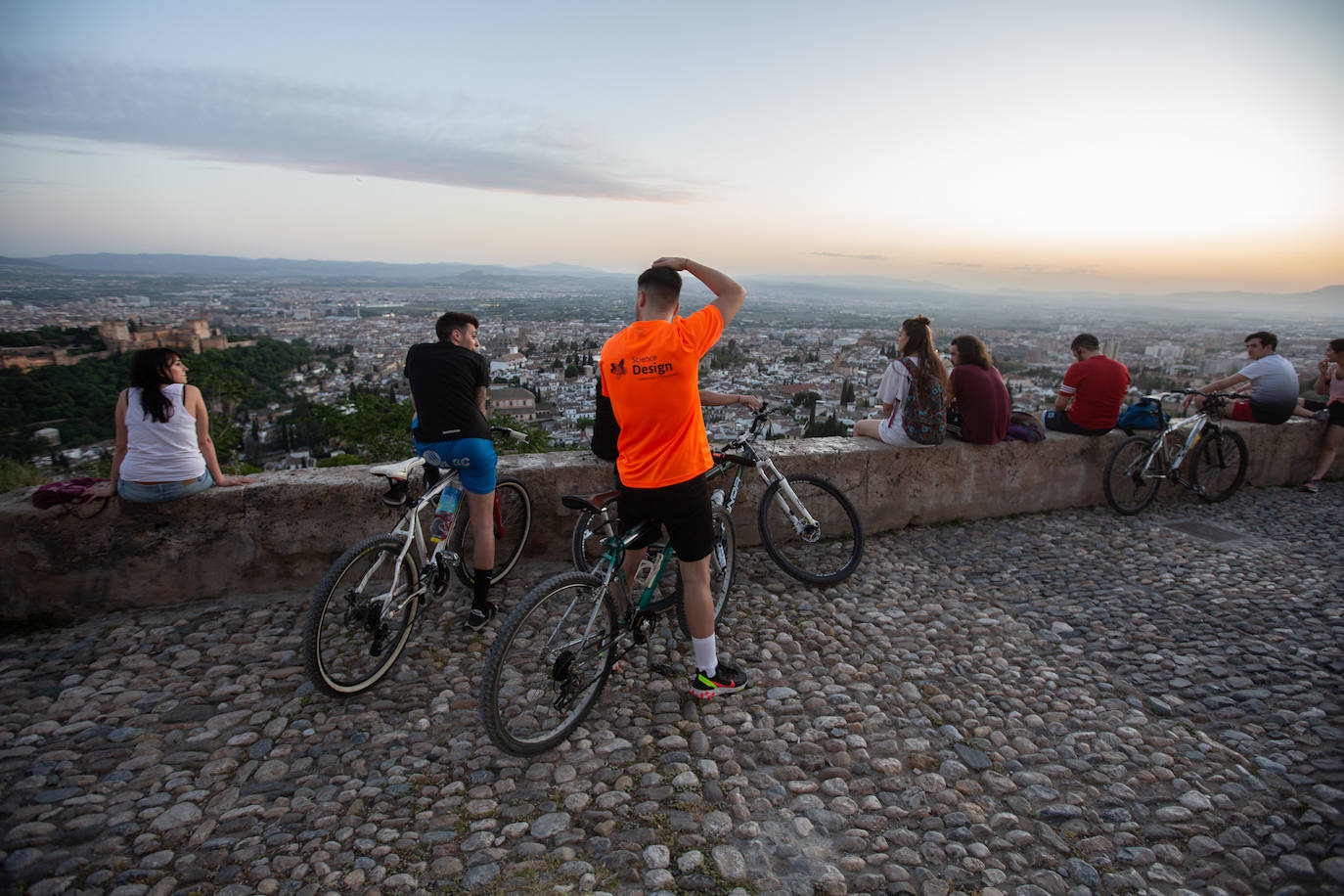 Fotos: El Albaicín, tras las ocho de la tarde