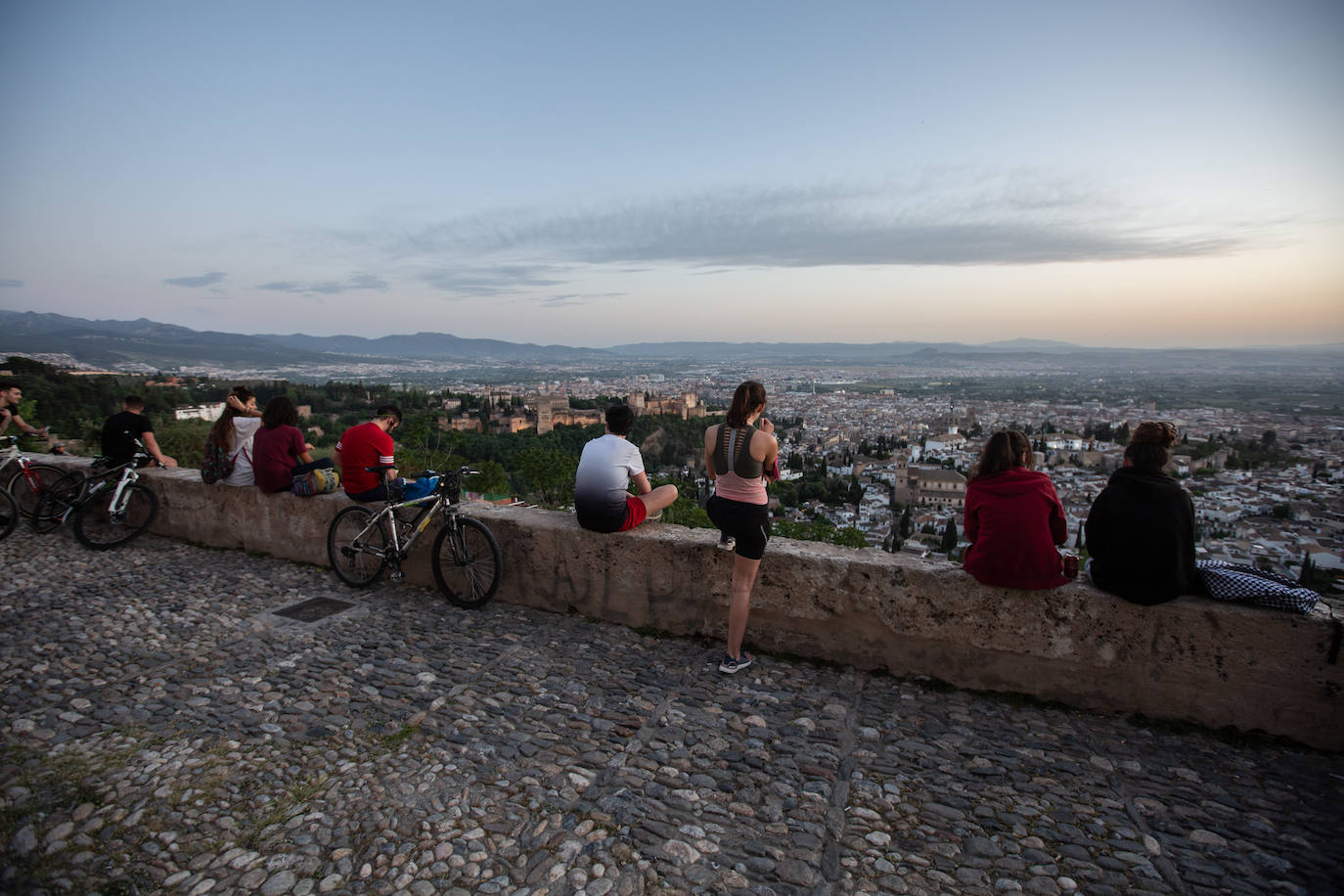 Fotos: El Albaicín, tras las ocho de la tarde