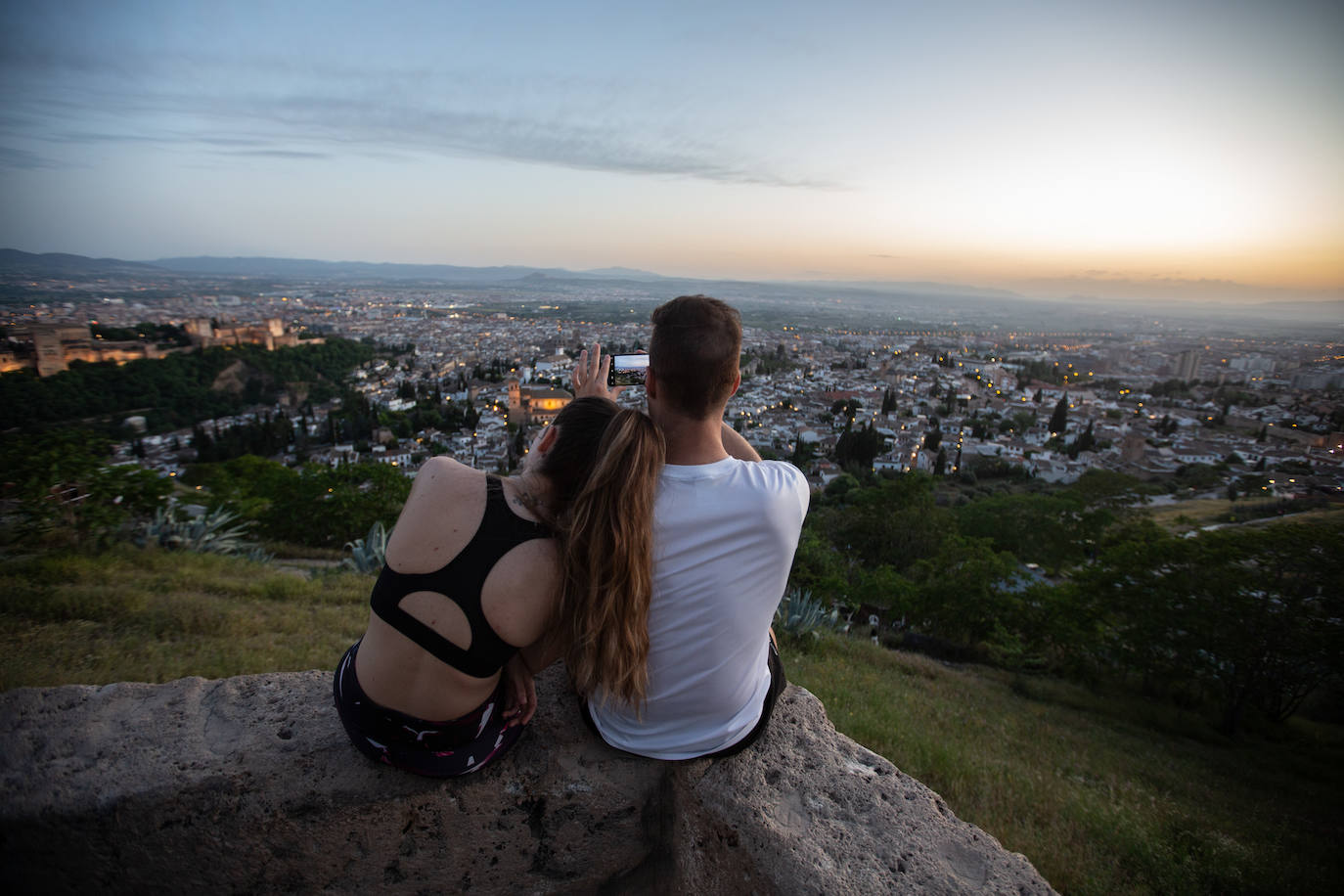Fotos: El Albaicín, tras las ocho de la tarde