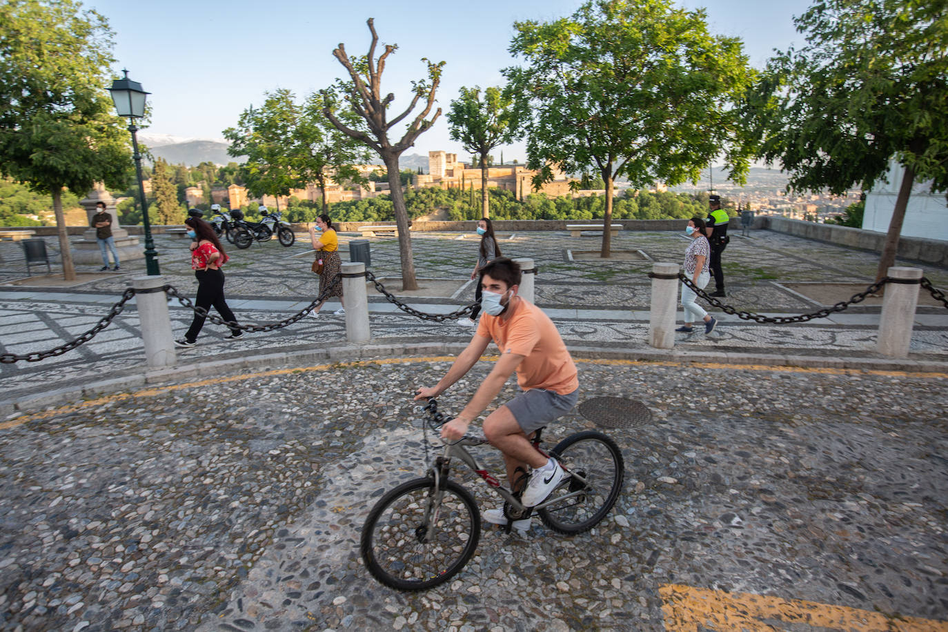 Fotos: El Albaicín, tras las ocho de la tarde