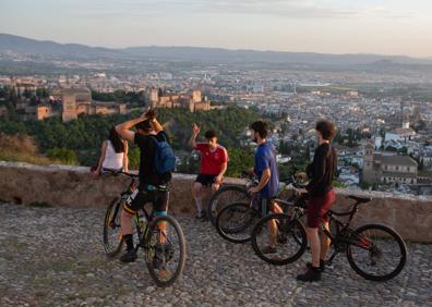 Imagen secundaria 1 - El ambiente en San Miguel.