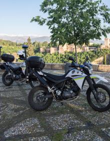 Imagen secundaria 2 - A la llegada de la Policía Local.