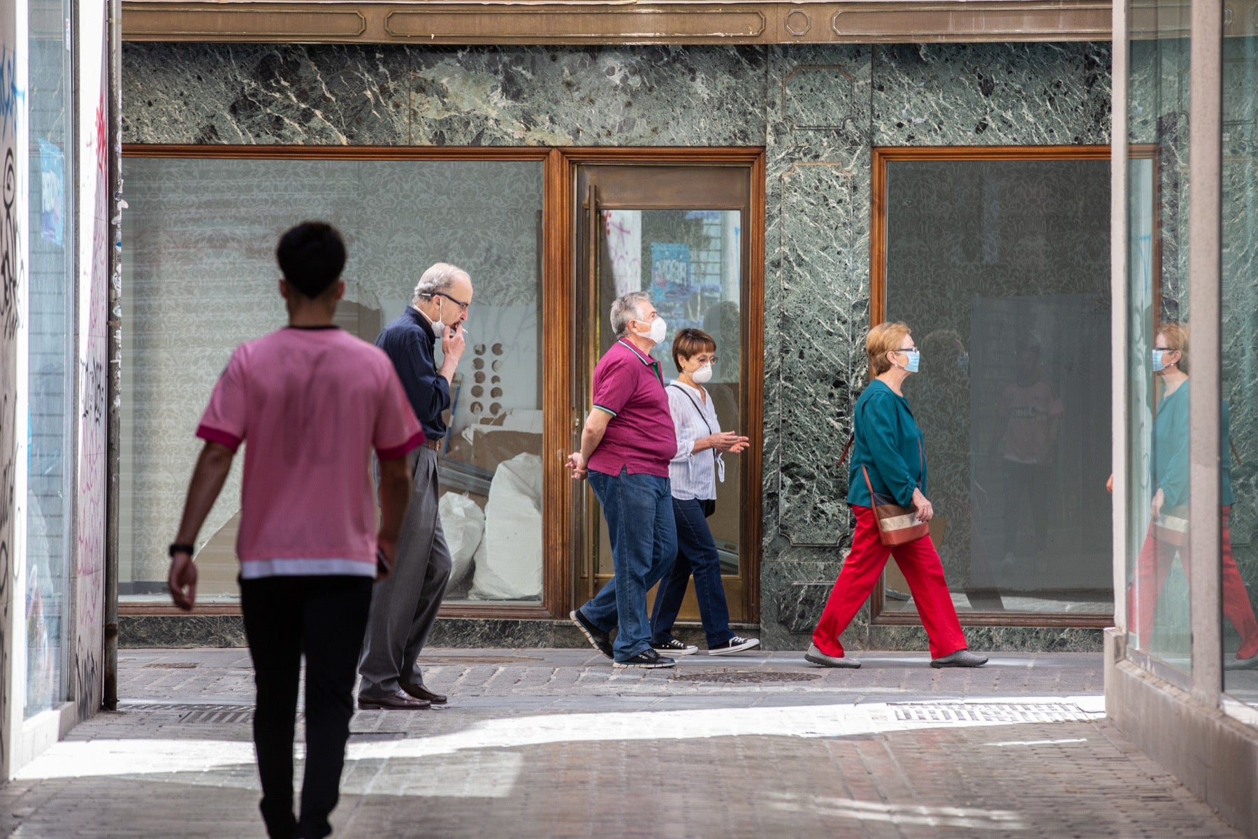 Las calles van notando cada vez más afluencia con las salidas permitidas dentro de la desescalada