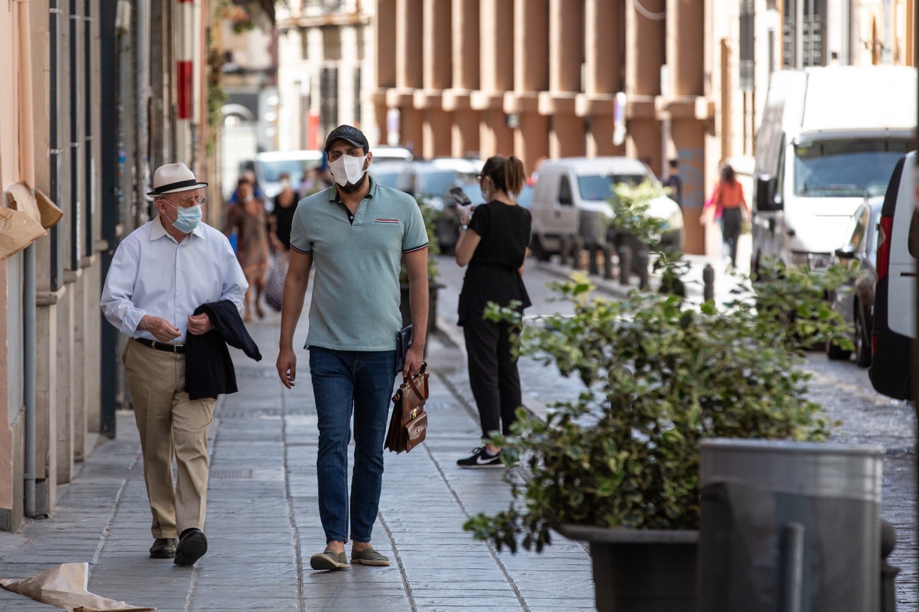 Las calles van notando cada vez más afluencia con las salidas permitidas dentro de la desescalada
