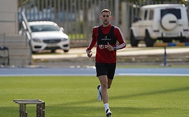 Iván Barbero llegó en el mercado de invièrno y el parón le ha debido servir para mejorar. 