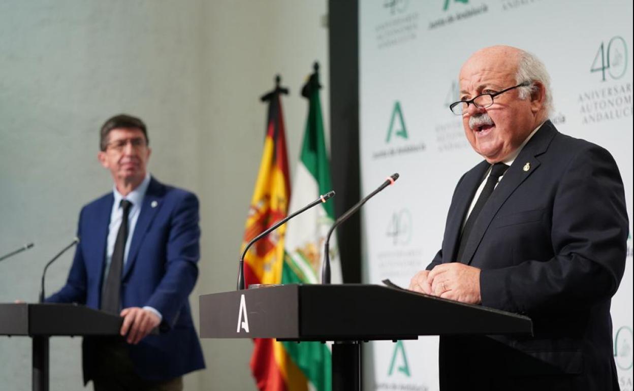 El vicepresidente autonómico, Juan Marín, y el consejero de Salud, Jesús Aguirre. 