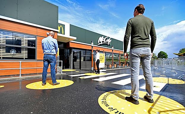 McDonald's abre ya sus renovados restaurantes. 
