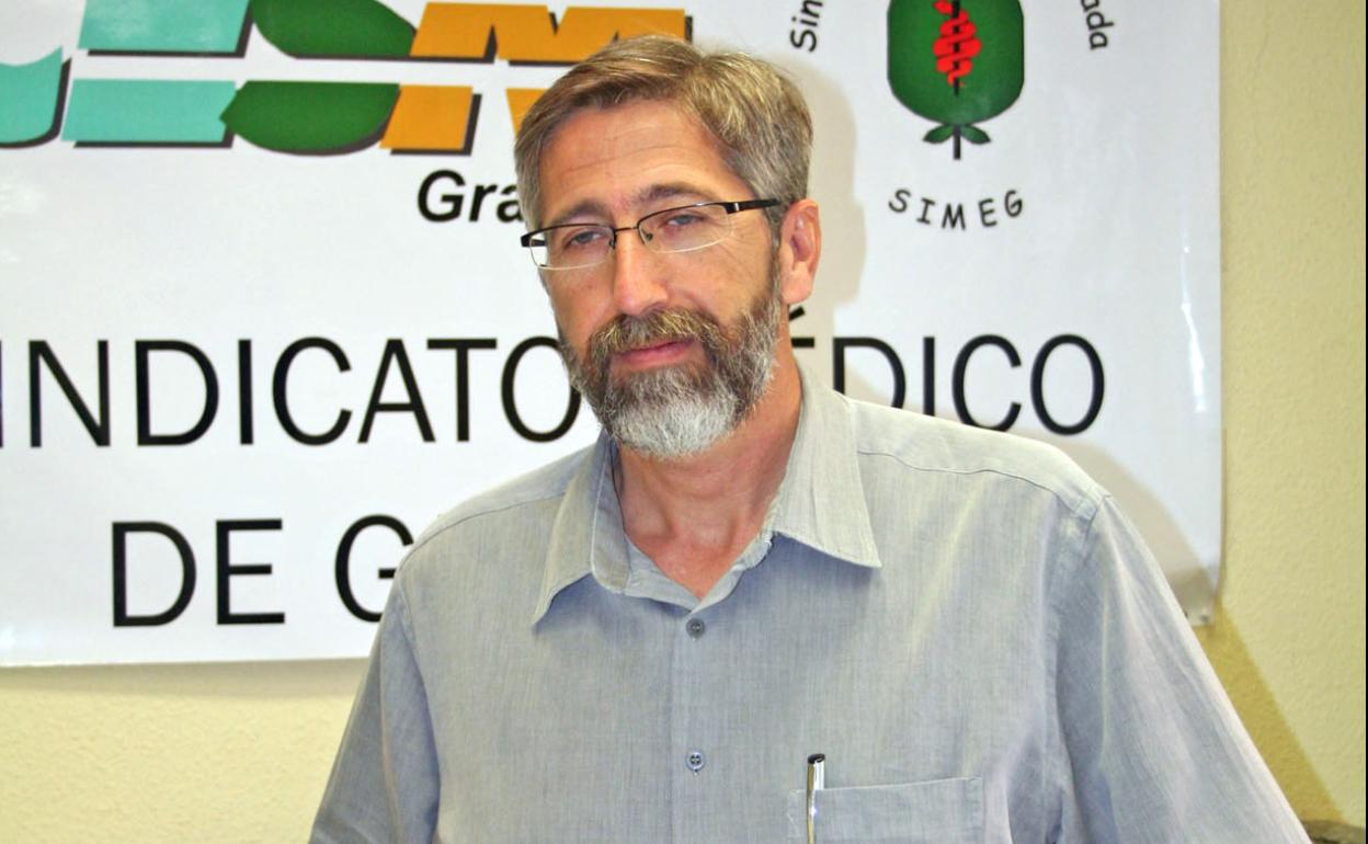 José María Lara, director médico cesado.