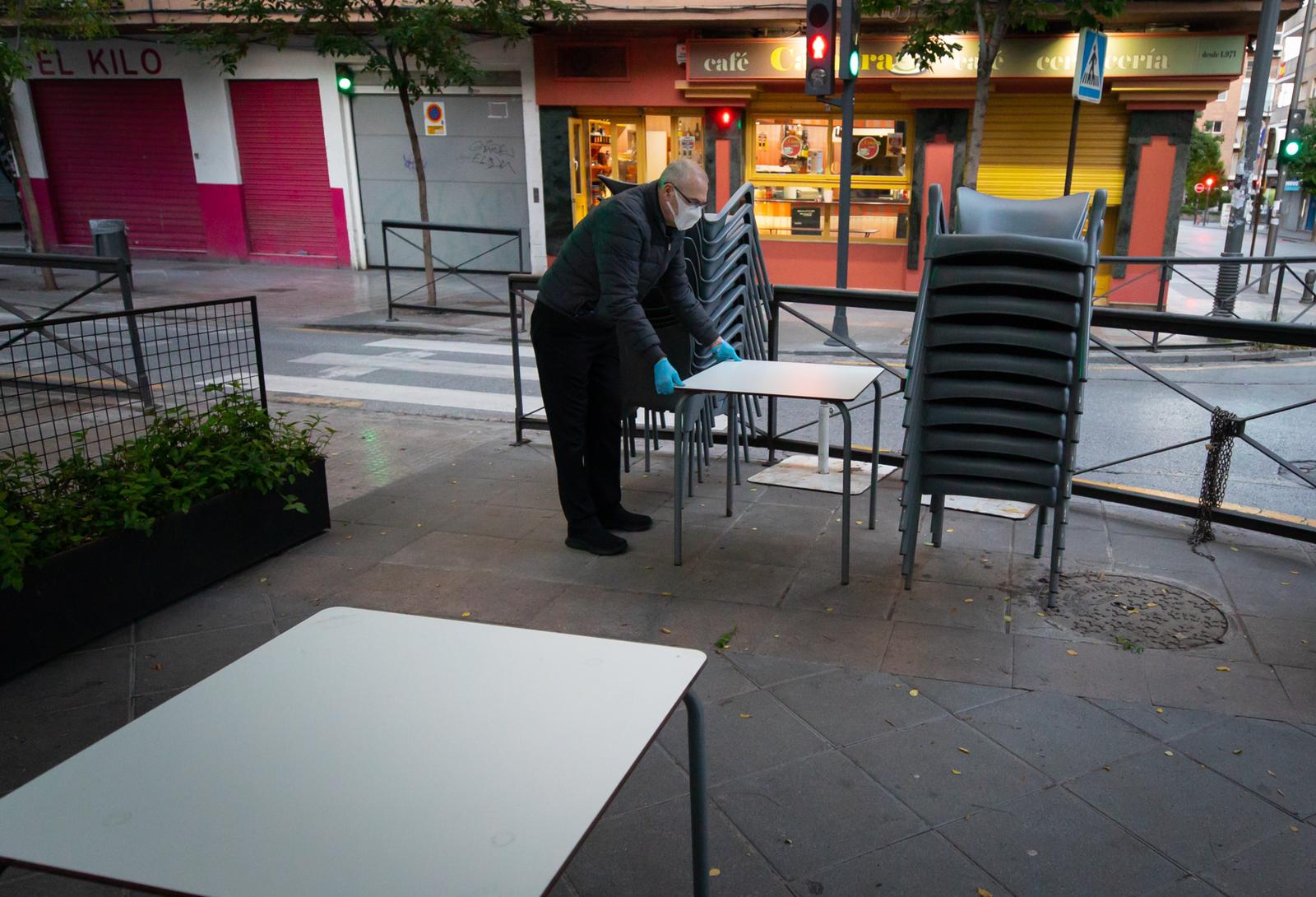 Fotos: Así se vive en Granada el primer día en la Fase 1