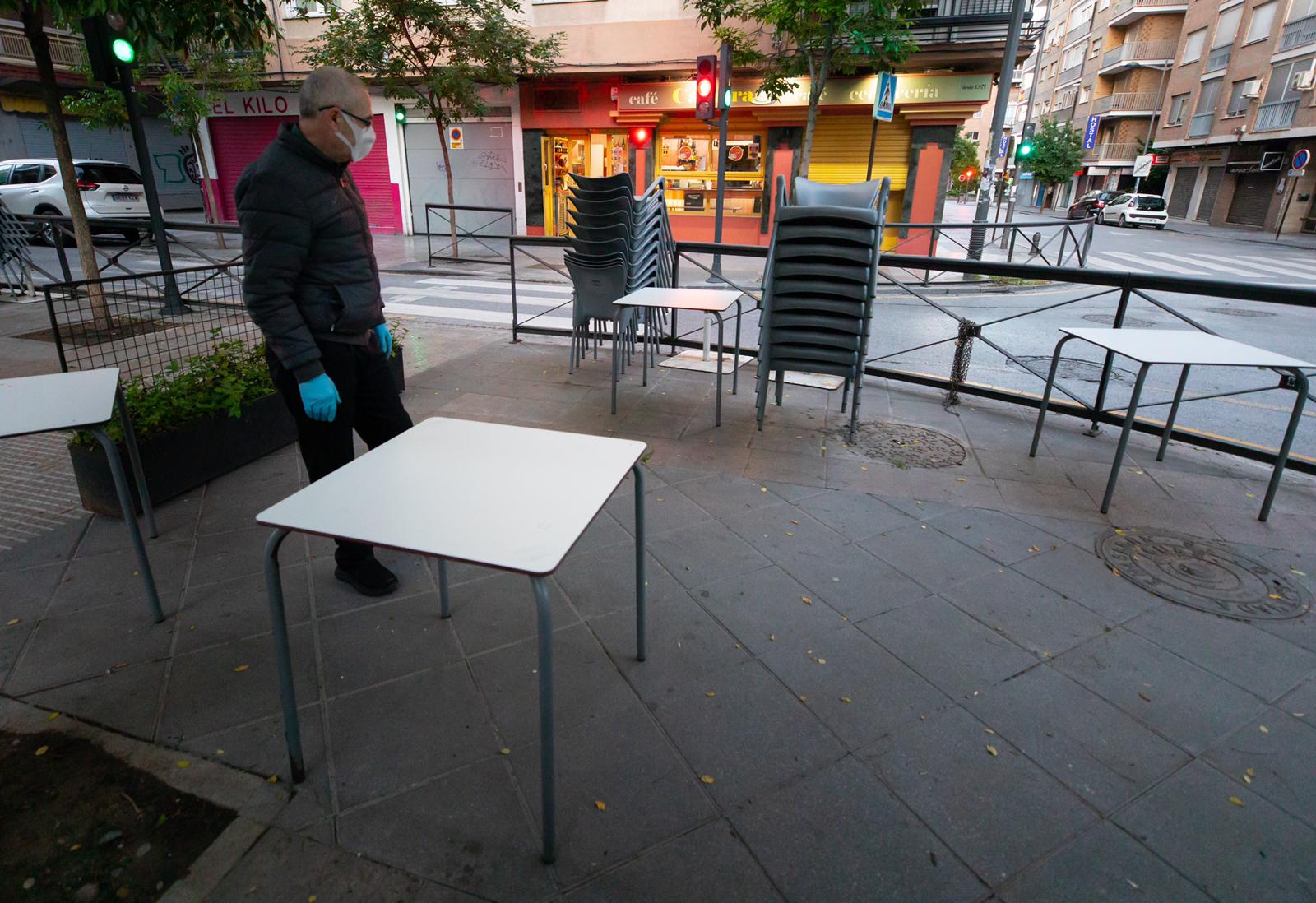 Fotos: Así se vive en Granada el primer día en la Fase 1