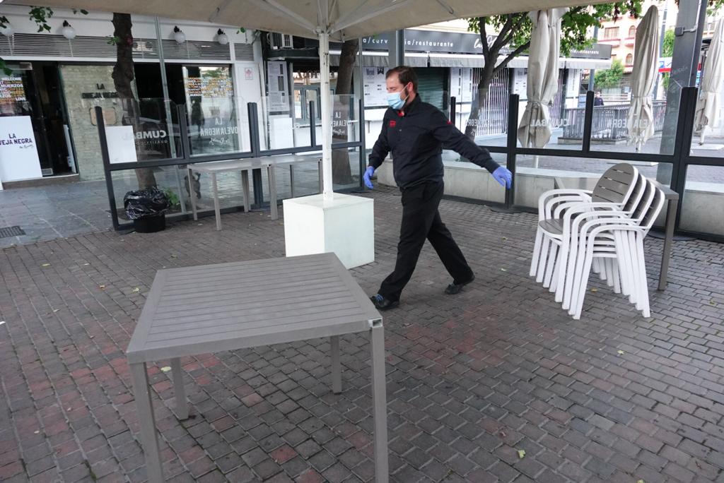 Fotos: Así se vive en Granada el primer día en la Fase 1