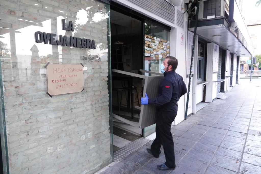 Fotos: Así se vive en Granada el primer día en la Fase 1