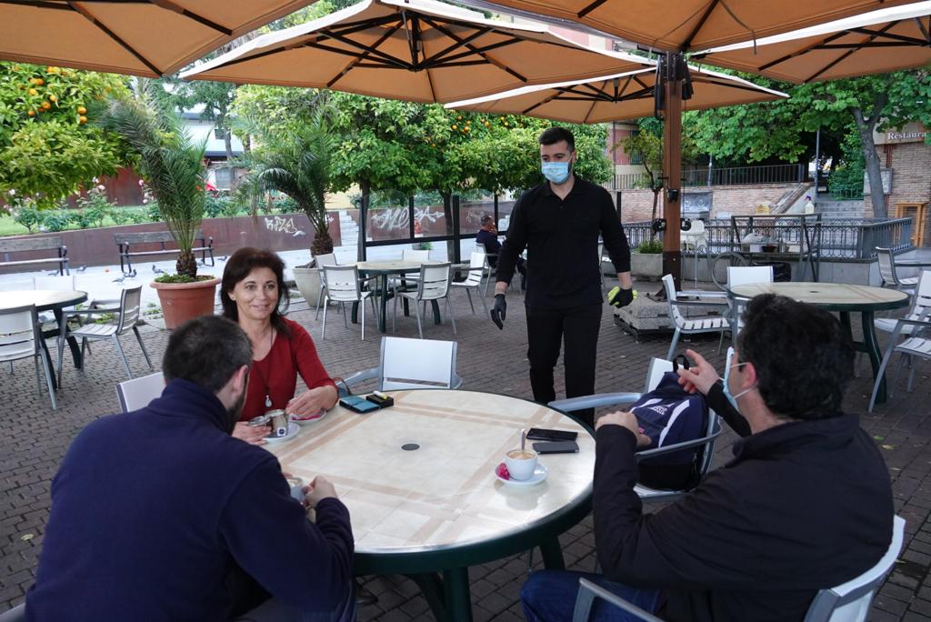 Fotos: Así se vive en Granada el primer día en la Fase 1