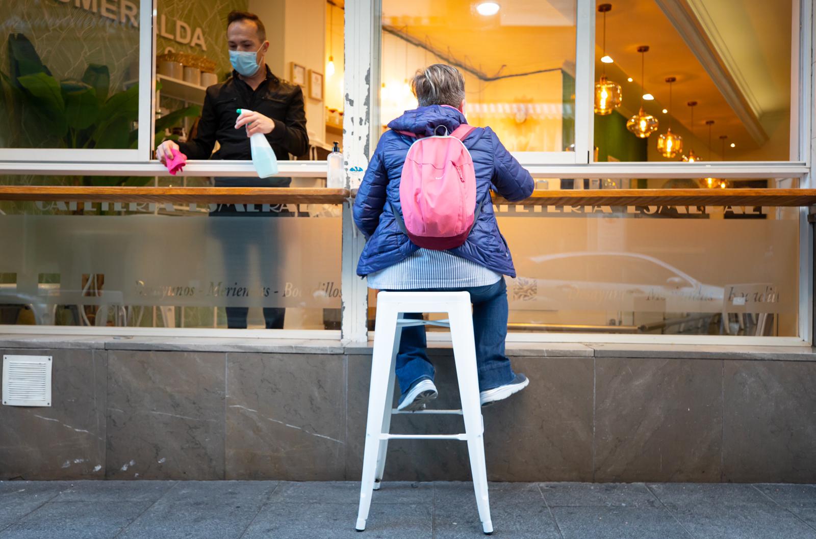 Fotos: Así se vive en Granada el primer día en la Fase 1