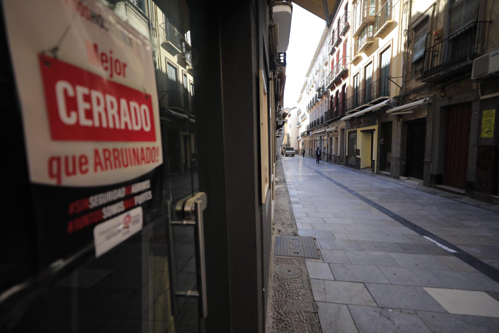 Fotos: Así se vive en Granada el primer día en la Fase 1