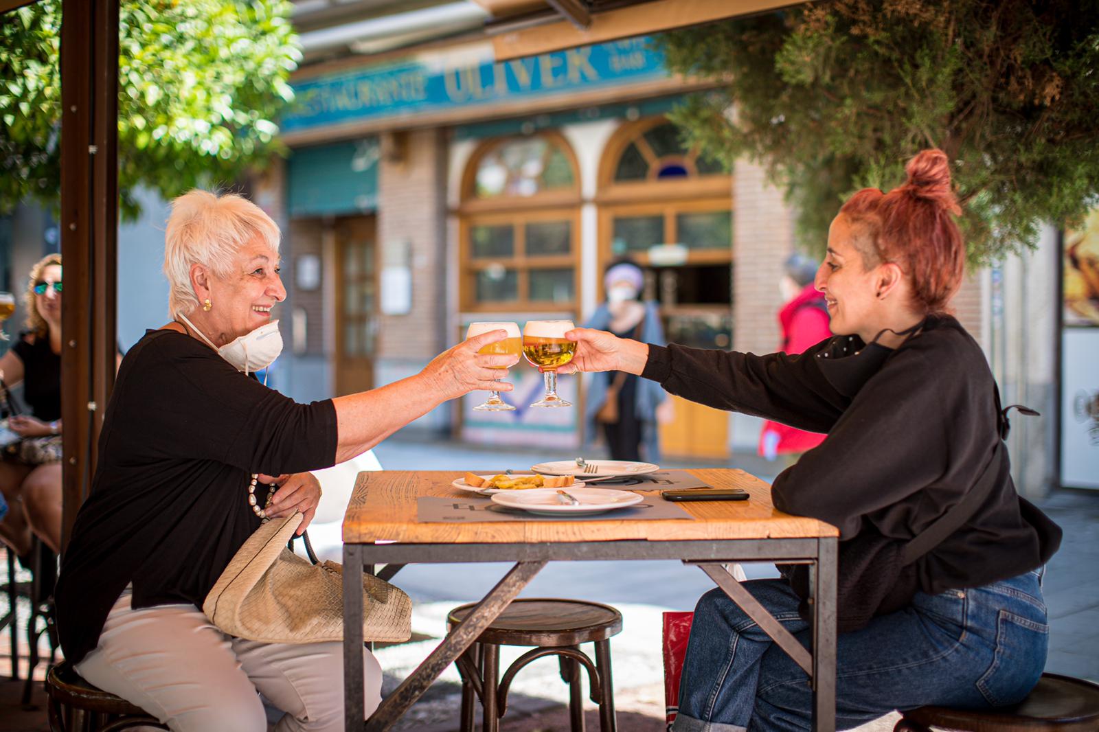 Fotos: Así se vive en Granada el primer día en la Fase 1