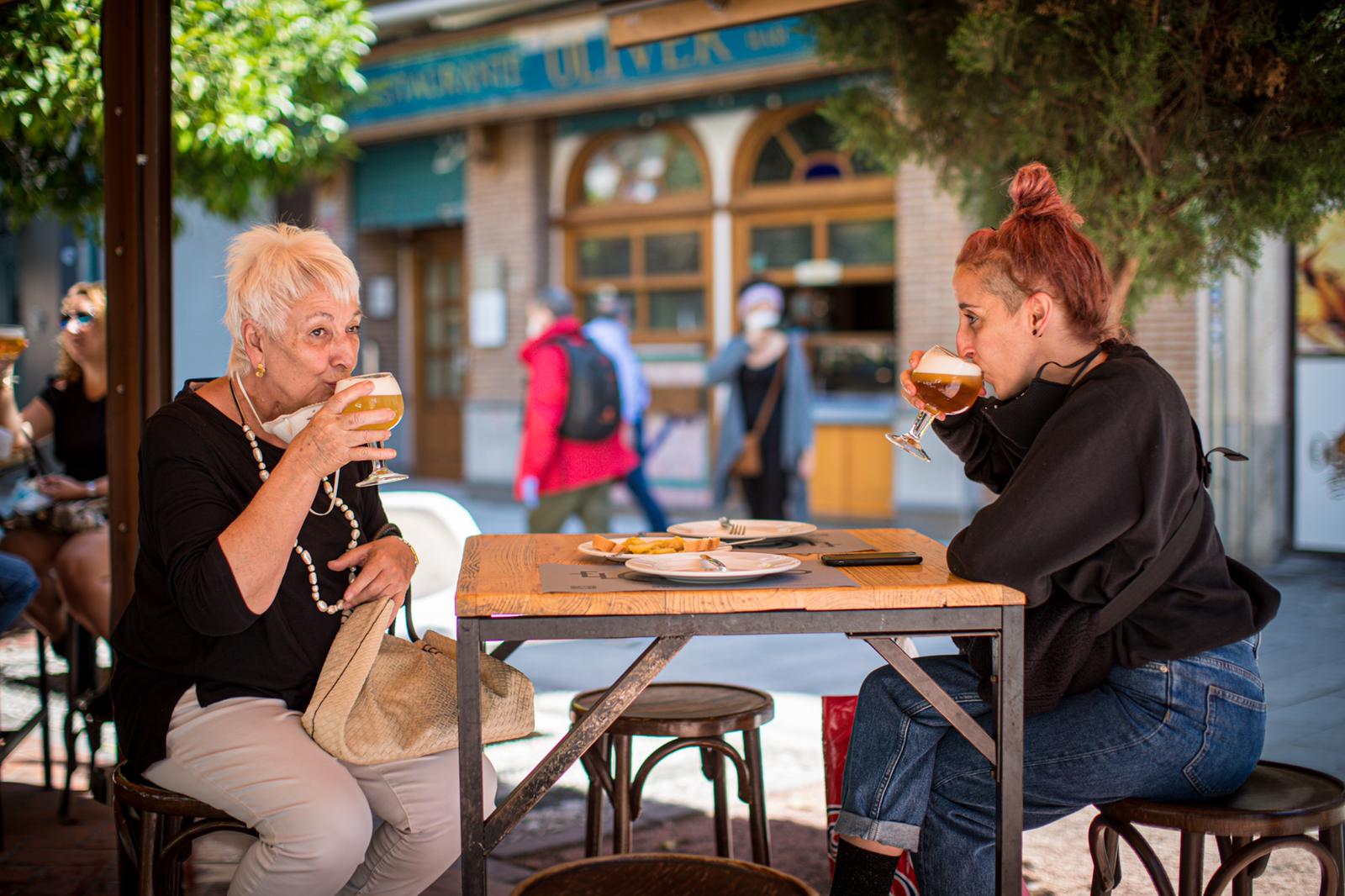 Fotos: Así se vive en Granada el primer día en la Fase 1