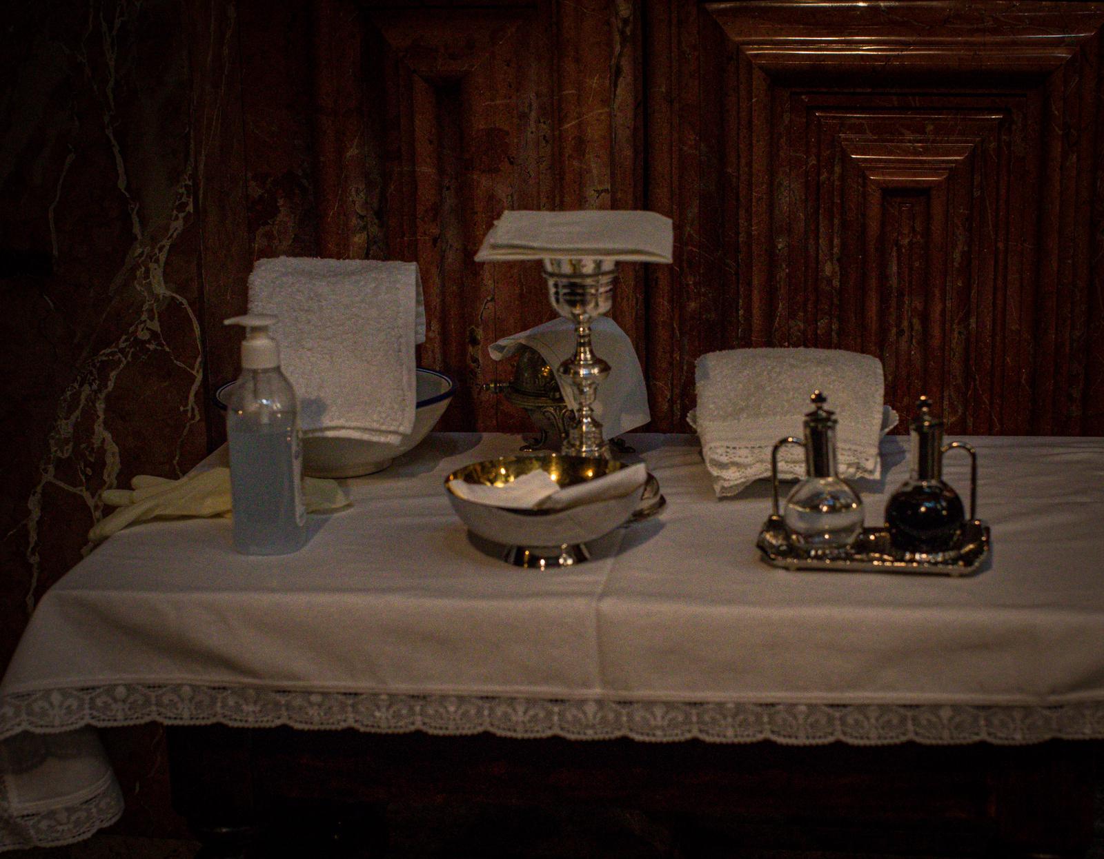 Fotos: Las iglesias de Granada vuelven a recibir a sus fieles