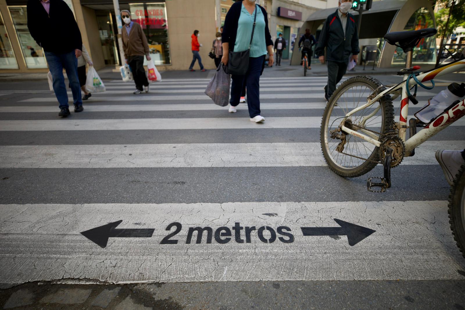 Fotos: Revolución en las calles de Granada: carriles para bicis y calles peatonalizadas