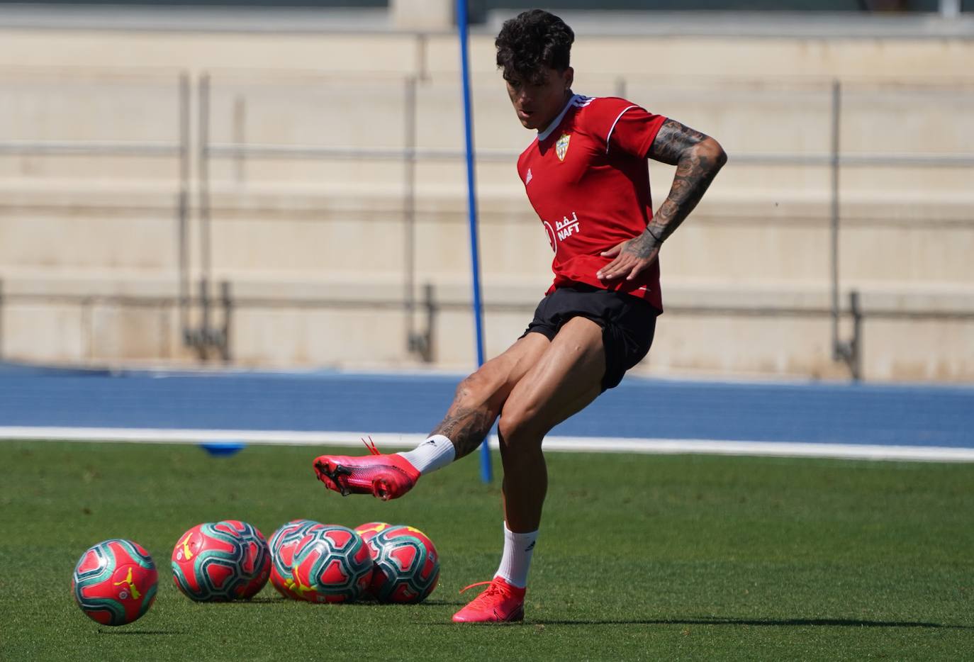 Fotos: La UD Almería continúa entrenando en dos grupos