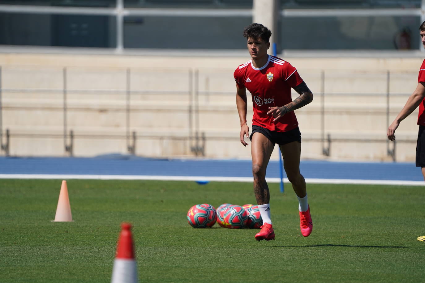 Fotos: La UD Almería continúa entrenando en dos grupos