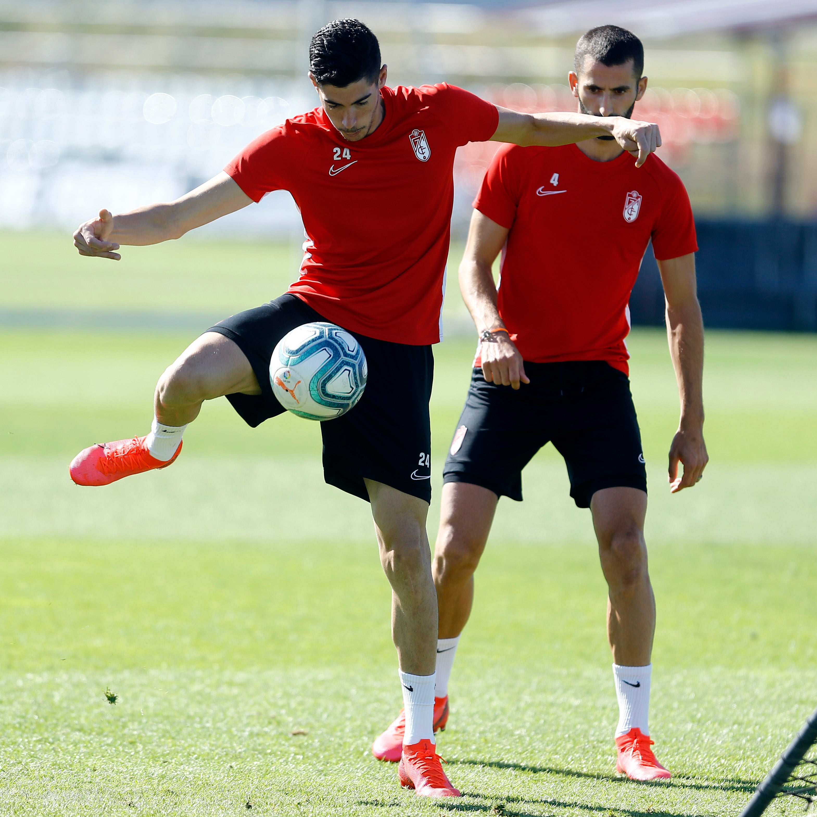 Fotos: Así ha sido el entrenamiento del Granada este martes