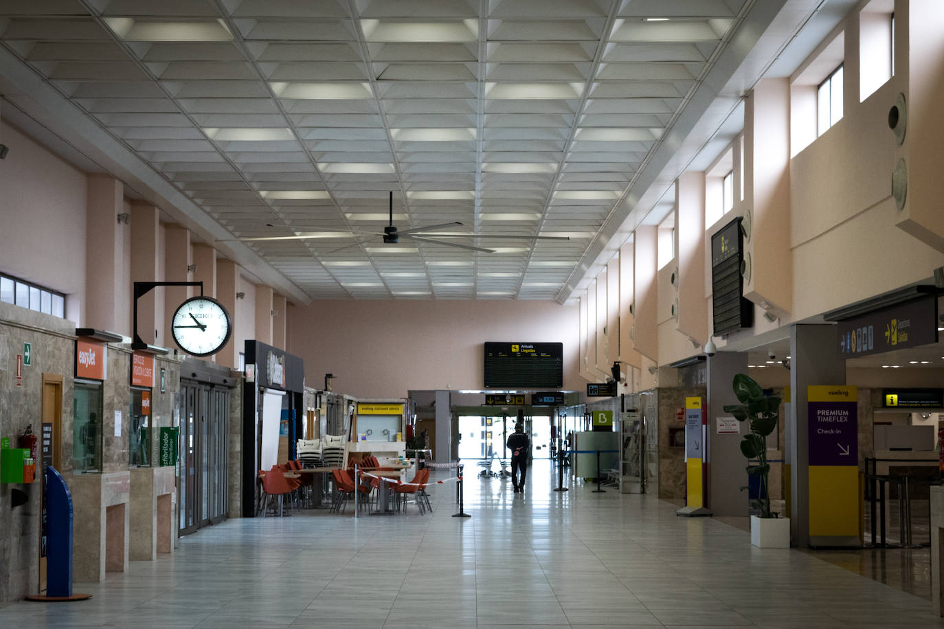 El aeropuerto de Granada, bajo mínimos durante el estado de alarma. 