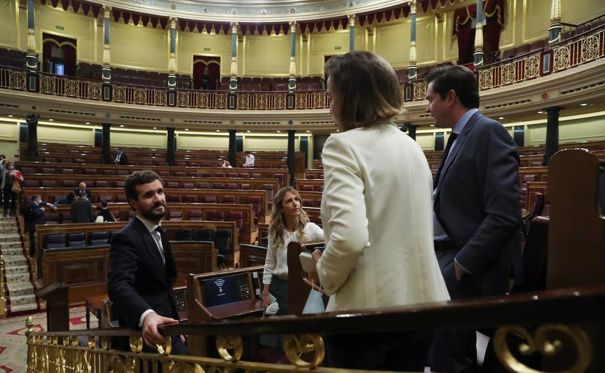 Casado, junto a dirigentes del PP, el pasado miércoles en el Congreso. 