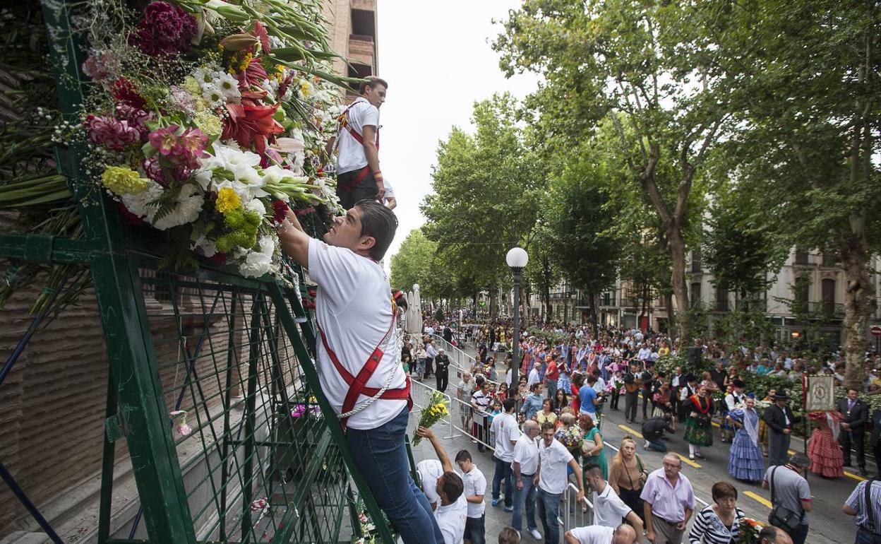 Así queda el calendario laboral de festivos en Granada tras el cambio del Corpus