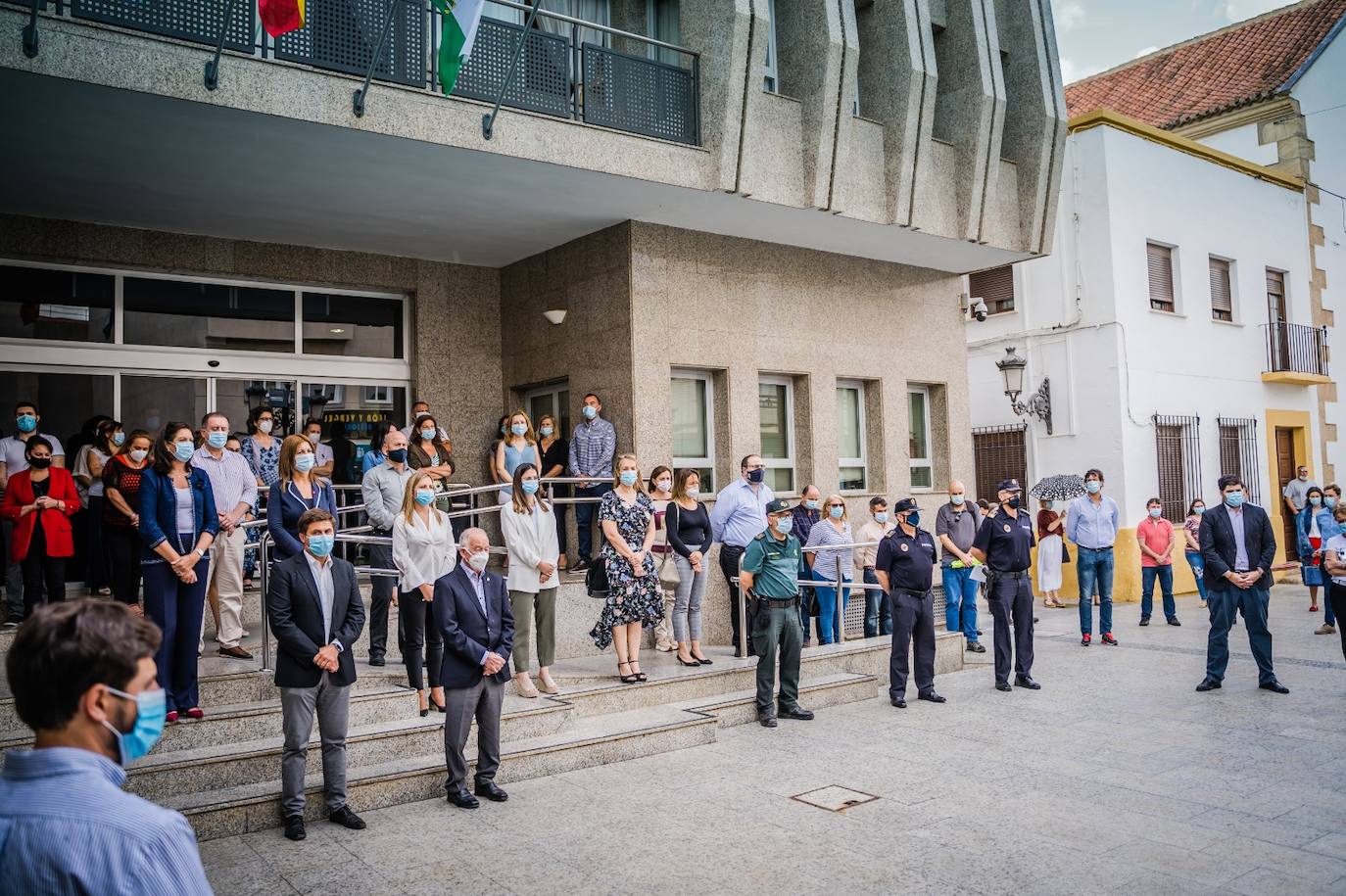 Fotos: Almería rinde homenaje a los fallecidos