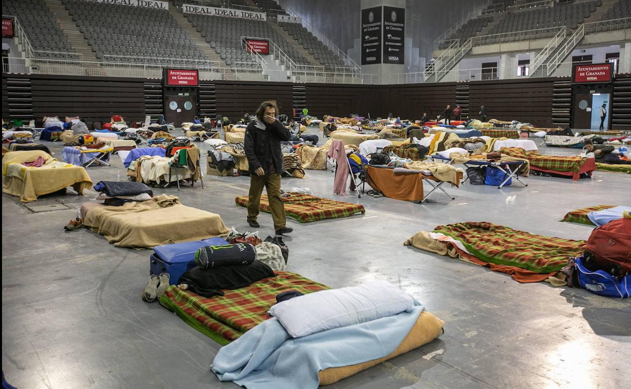 Granada cierra el domingo el albergue para 'sintecho' del Palacio de Deportes