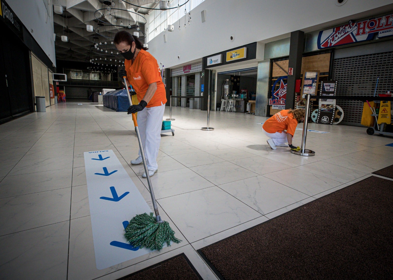 Visitamos los dos grandes centros comerciales horas antes de volver a abrir este lunes