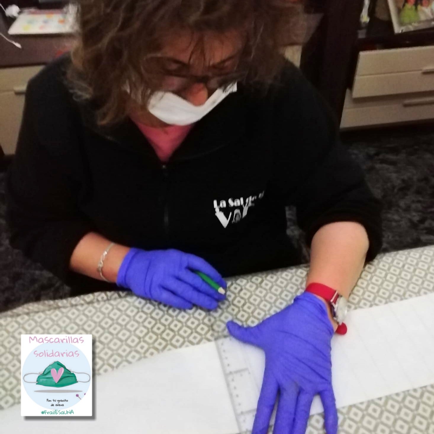 Cientos de mujeres de la provincia han aportado su granito para ayudar en la crisis sanitaria