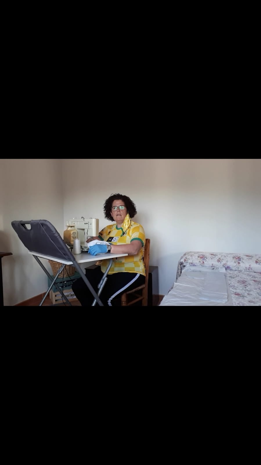 Cientos de mujeres de la provincia han aportado su granito para ayudar en la crisis sanitaria