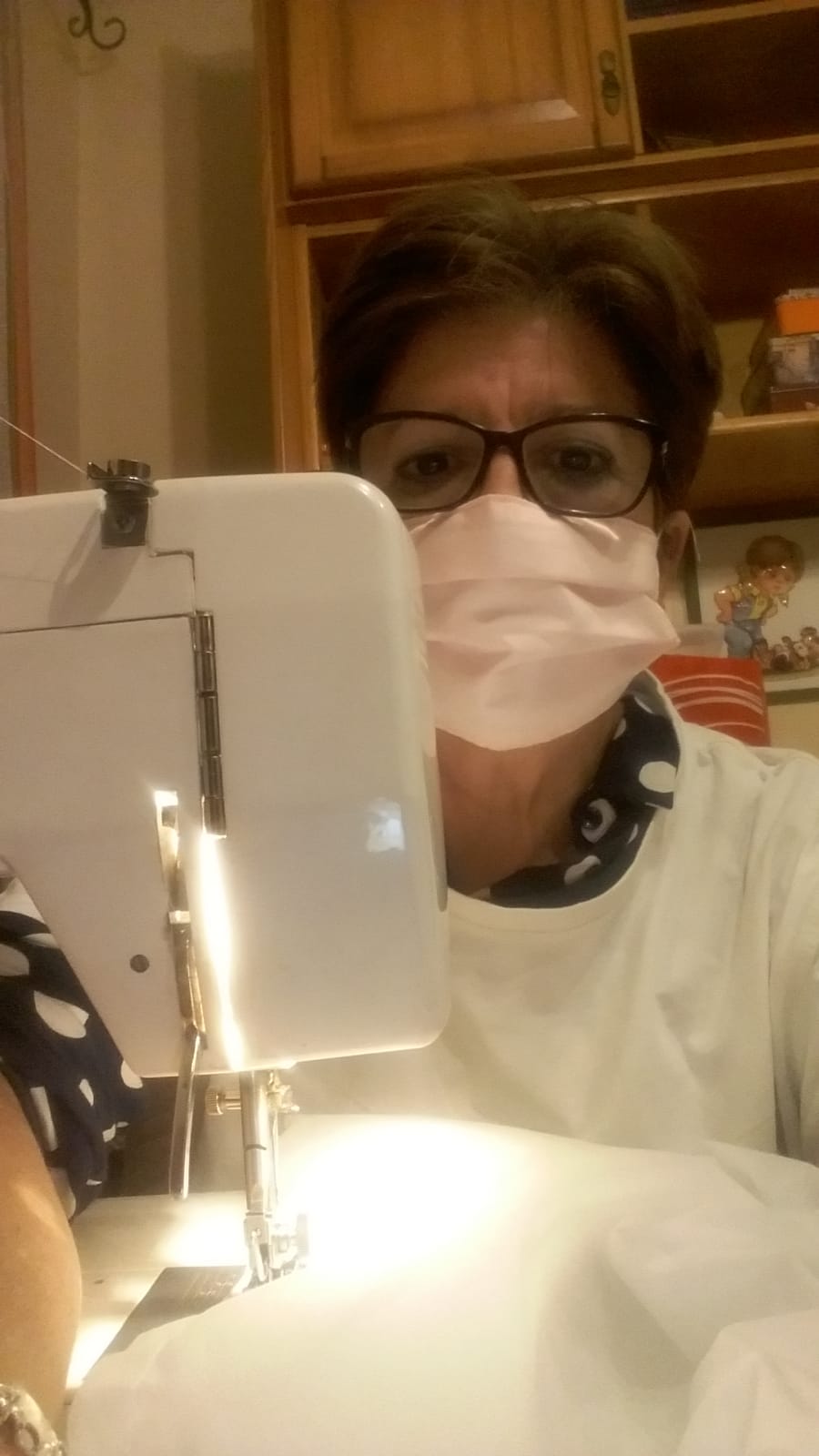 Cientos de mujeres de la provincia han aportado su granito para ayudar en la crisis sanitaria